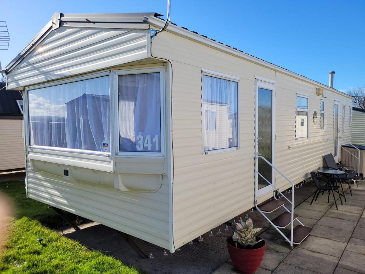 341 Family Caravan At Marine Holiday Park, Sleeps 6 Hotel Rhyl Bagian luar foto