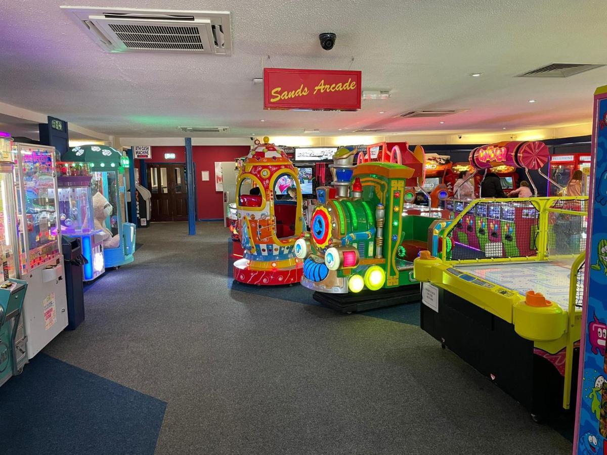 341 Family Caravan At Marine Holiday Park, Sleeps 6 Hotel Rhyl Bagian luar foto
